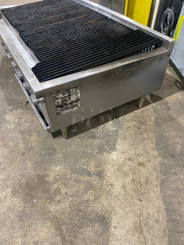Vulcan Commercial Countertop Natural Gas Powered Char Broiler Grill! Stainless Steel Body! On Small Legs! - Image 2 of 8