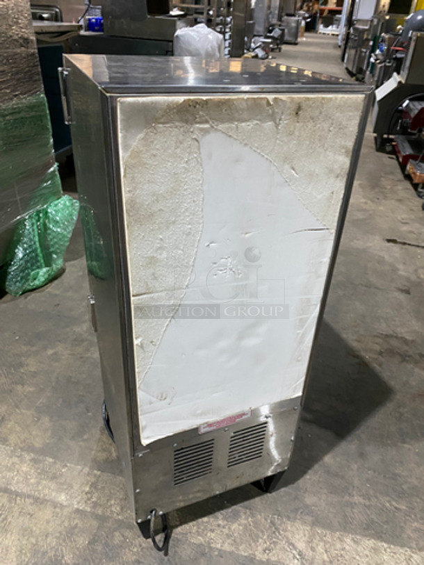 Silver King Commercial Countertop Refrigerated Milk Dispenser! Stainless Steel Body! Model: SKMAJ1 SN: NBAC00290A 115V 60HZ - Image 4 of 8