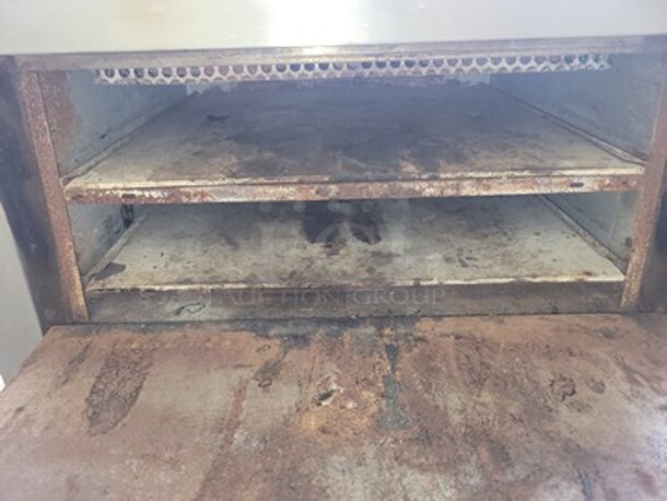 Bakers Pride Pizza Oven| One missing Stone.  - Image 2 of 11