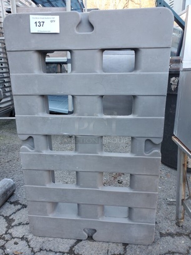 METRO Dunnage Rack 36X22X12 - Image 1 of 2