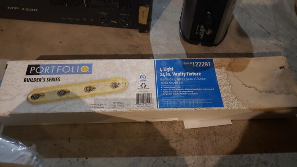 4 Light Vanity Fixture (Location 1) - Image 1 of 1
