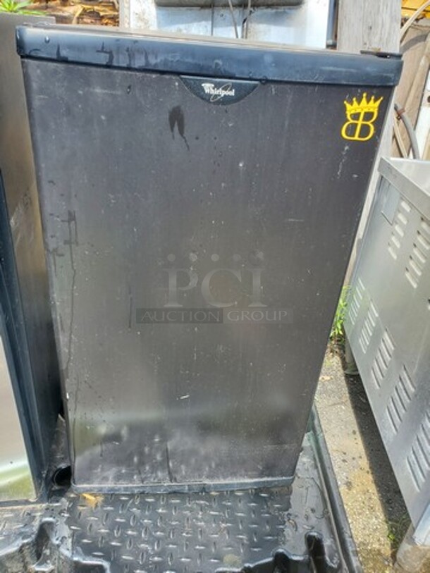 Whirlpool Mini Fridge! - Image 1 of 6