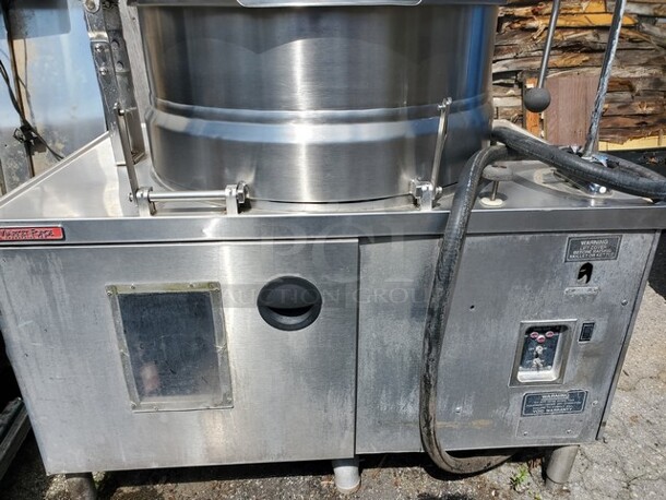 Market Forge Electric Kettle!

480 V
27 A
24 KW
3 PH
60 Hz - Image 2 of 10