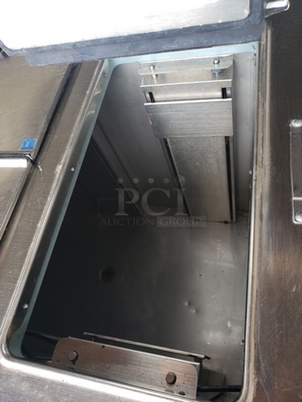 Delfield Refrigerated Ice Cream Counter!

115 V 
60 Hz
1 PH - Image 3 of 7