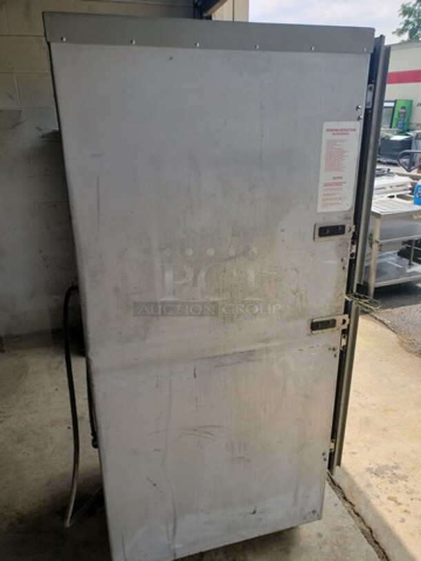 Metro C199-HM2000 Heating Cabinet Food Warmer!

120 V
60 Hz
1900 W - Image 4 of 6