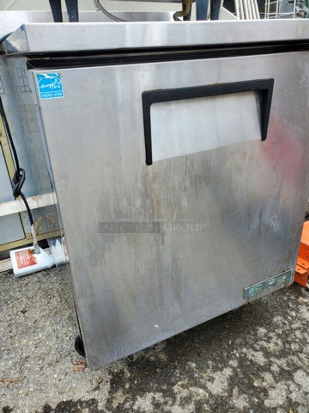 True TWT-27-HC Undercounter Cooler| Unknown condition SOLD AS IS|115V 28"X30"X36"  - Image 4 of 4