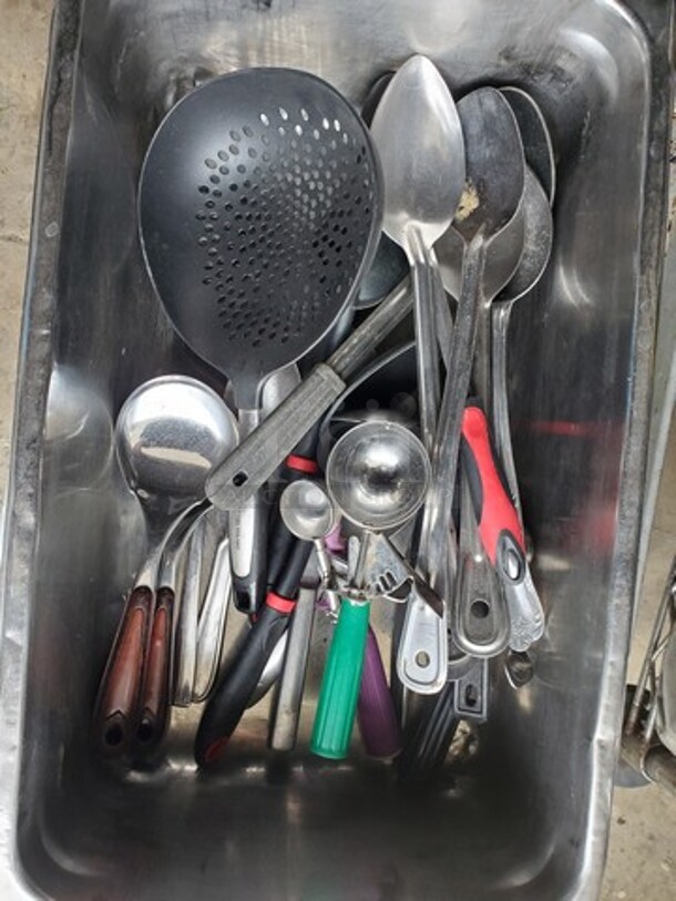 ALL ONE MONEY!! Kitchen Utensils - Image 3 of 3