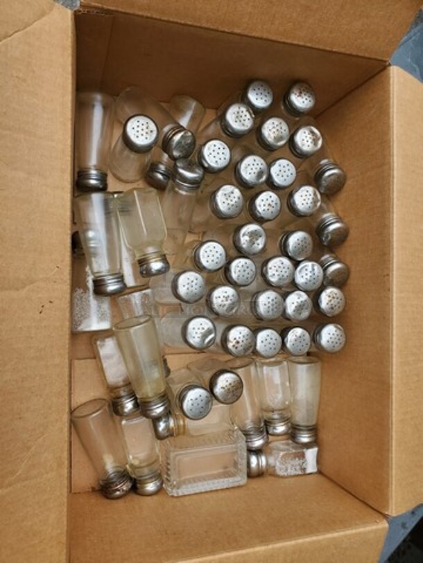 ALL ONE MONEY Lot of Salt and Pepper Shaker! - Image 2 of 2