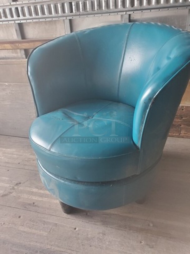 Blue, Single Sofa Chair (The item have some signs of cosmetic wear) - Image 3 of 3