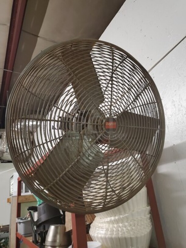 Wall Mount Fan
 - Image 1 of 3