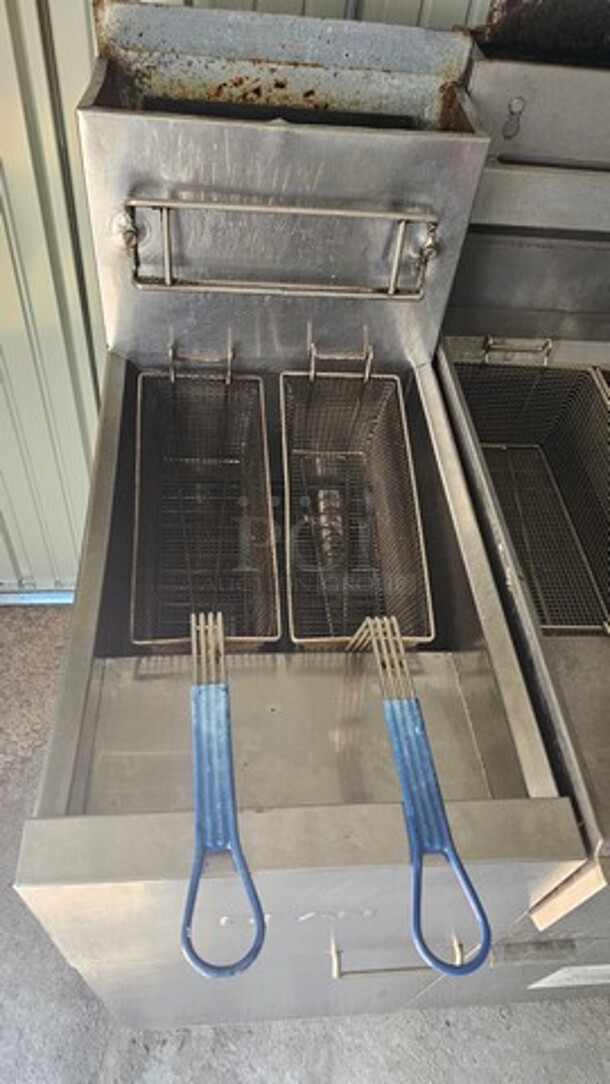 Dean 35 lb Capacity Natural Gas Fryer - Image 2 of 3