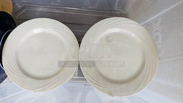 Lot of (20) 10" Round Plates - Image 1 of 3
