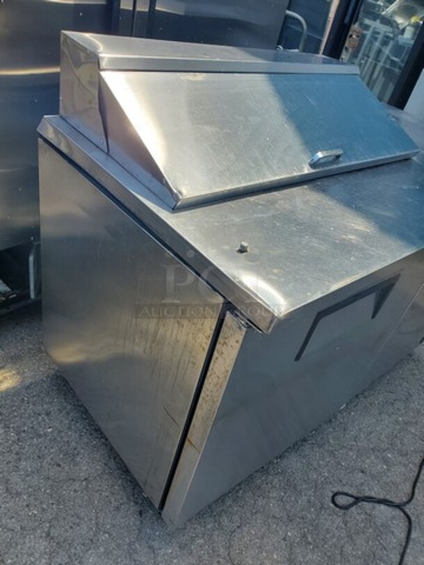 True TSSU-60-10-HC 60" TSSU Series Sandwich/Salad Prep Table. *Has some dents*
115 V - Image 6 of 9
