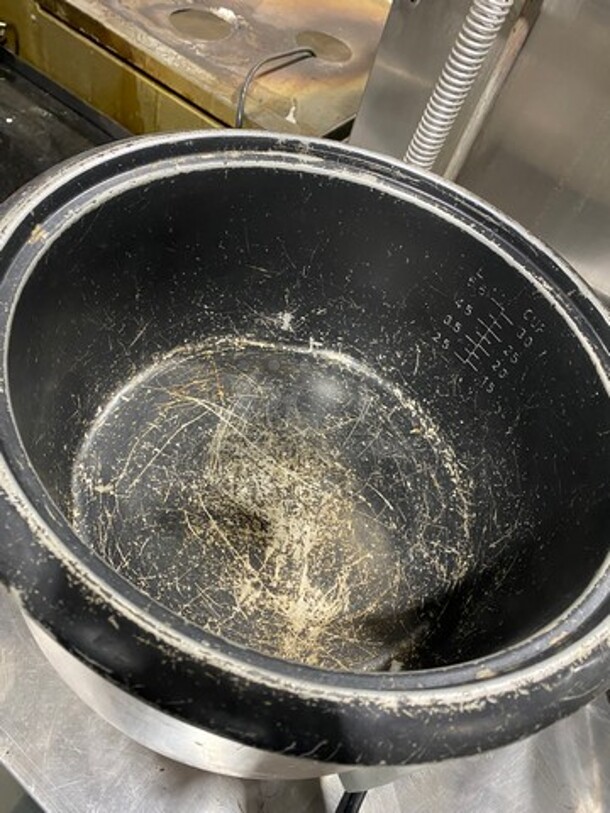 Amko Commercial Countertop Electric Powered Countertop Rice Cooker/ Warmer! WORKING WHEN REMOVED! Model: AK55ERC - Image 4 of 5