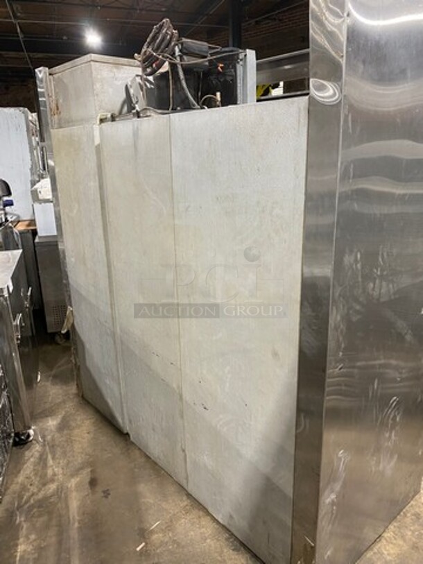 Traulsen Commercial 3 Door Reach In Refrigerator! All Stainless Steel! With Legs! Model: AHT332NUT SN: 2341436K 115V 60HZ 1 Phase - Image 3 of 10