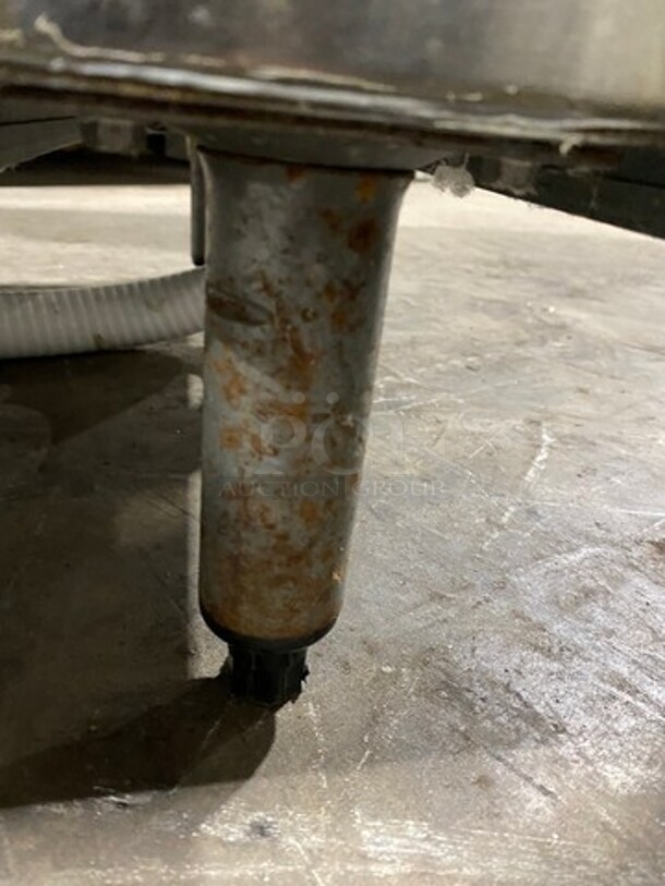 NICE! Randell Commercial Electric Powered 4 Well Steam Table! With Overhead Shelf! With Storage Space Underneath! All Stainless Steel! On Legs! Model: 3314 SN: N32611123092 208V 60HZ 1 Phase - Image 8 of 11