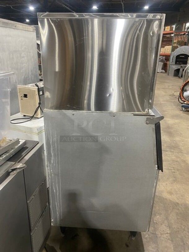 Hoshizaki Commercial Ice Maker Machine! With Commercial Ice Bin! All Stainless Steel! On Legs! Model: KML450MAH SN: N15485J 115/120V 60HZ 1 Phase - Image 3 of 8