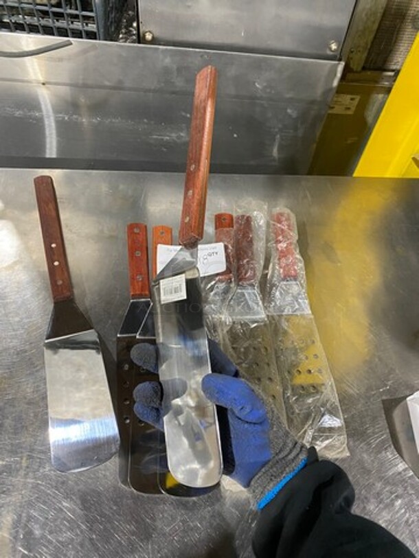 NEW! Table Craft Metal Some Perforated Griddle Spatula! With Wooden Handle! 8x Your Bid! - Image 2 of 5