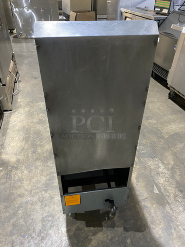 American Range Commercial Natural Gas Powered Deep Fat Fryer! With Backsplash! All Stainless Steel! On Legs! Model: AF-35/50 SN: 150602CO0417 - Image 4 of 8
