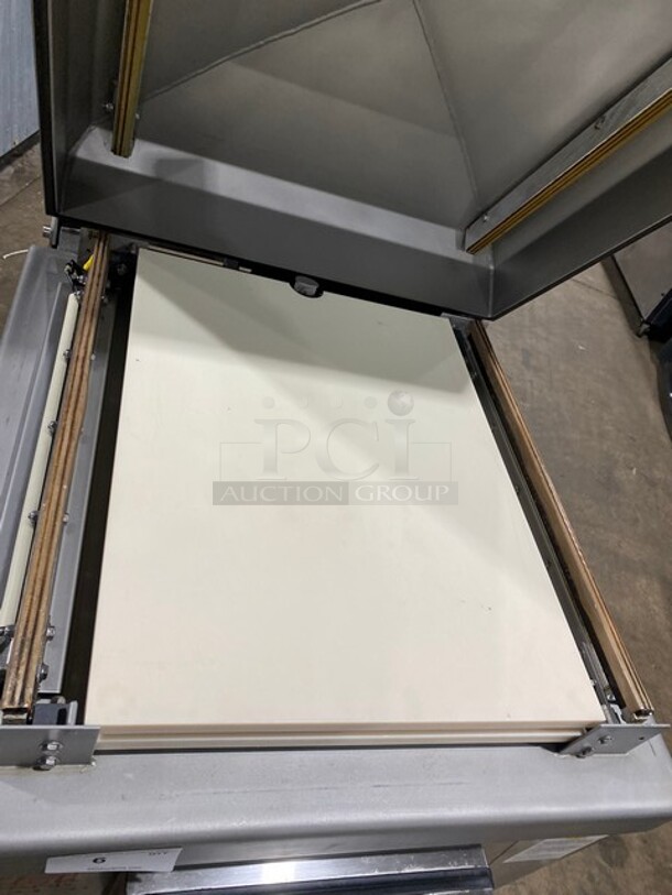 Sipromac Commercial Floor Style Single Chamber Vacuum Sealing Machine! All Stainless Steel! On Casters! MODEL 550A SN:5516 208V 3PH - Image 5 of 8