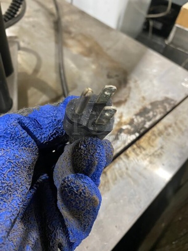 Star Commercial Countertop Panini/Sandwich Grill! With Ribbed Press! All Stainless Steel! Model: CG14E SN: GGT140614A0050 120V - Image 9 of 9