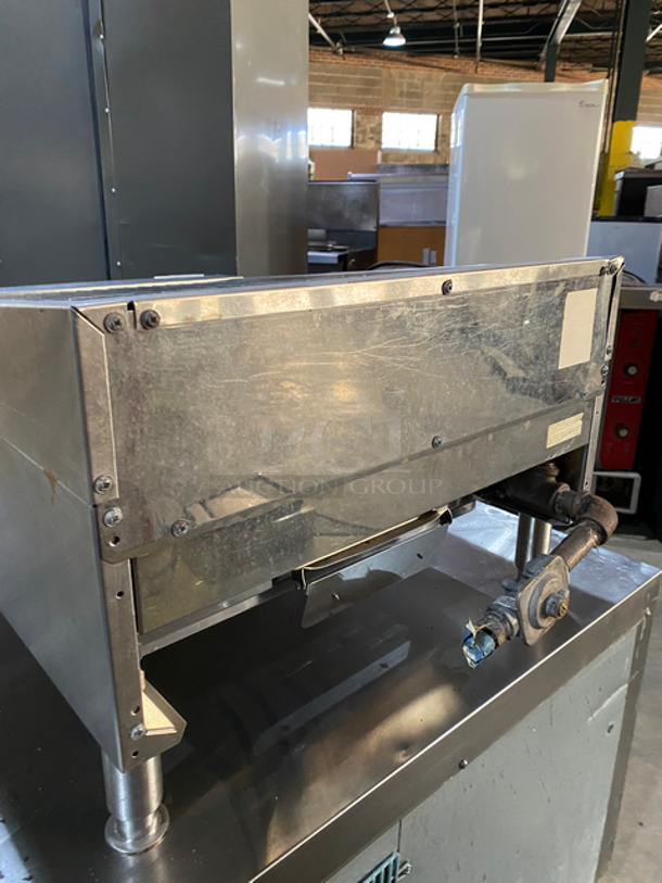 Garland Commercial Countertop Natural Gas Powered Char Grill! All Stainless Steel! On Small Legs! Model: GTB24 SN: 1511100100607 - Image 3 of 9