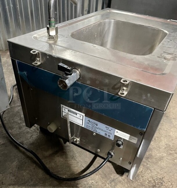 Avantco 8 Liter Countertop Electric Pasta Cooker! With Water Refill And Drain! SN:CK-200785R-479 208/240V  - Image 3 of 10