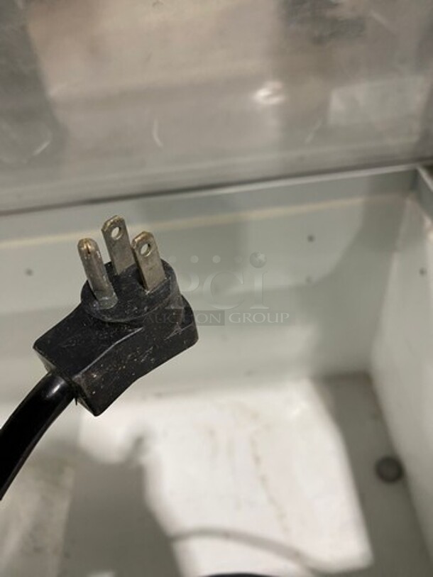 Hussmann Commercial 8 Flavor Ice Cream Dipping Display Merchandiser! Model: DCSG8 SN: 08E01955410 115V 60HZ 1 Phase - Image 6 of 7