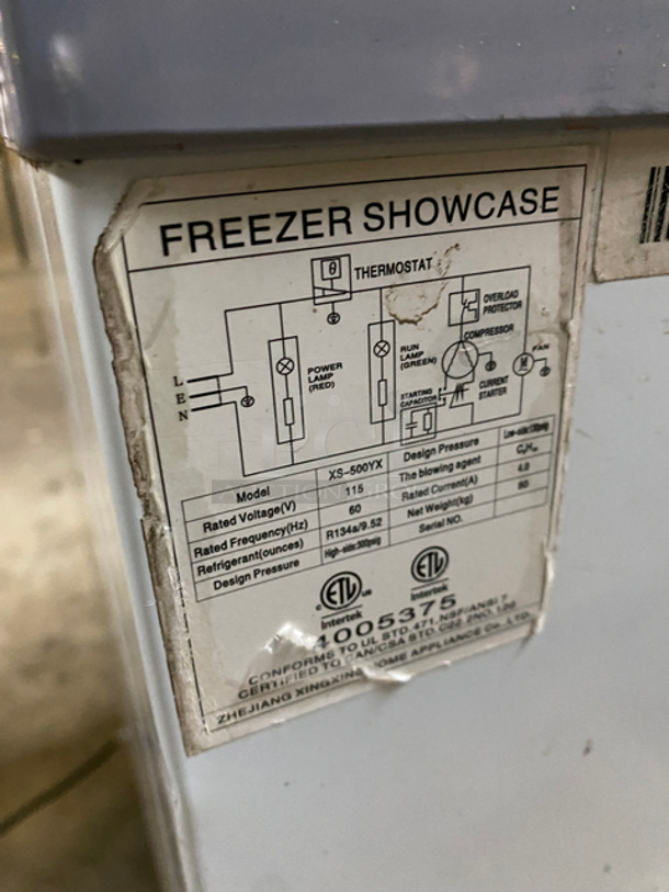 Omcan Commercial Show Case Freezer! With 2 Top View Through Sliding Doors! Model: XS500YX 115V 60HZ 1 Phase - Image 8 of 9