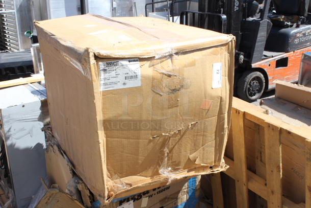 BRAND NEW SCRATCH & DENT! Endura 3950A03T 100 lb. 50 GPM Grease Trap with 3" Threaded Connections. ONLY NOTICEABLE DAMAGE IS TO THE PACKAGING!! 23-1/2x23-1/2x23-1/2 - Image 3 of 4