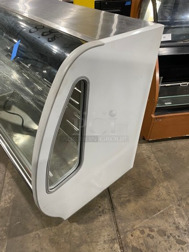 Torrey Commercial Refrigerated Deli/Bakery Display Case Merchandiser! With Curved Front Glass! With Rear Access Doors! Model: TEM150LUL SN: B13000203 - Image 2 of 9
