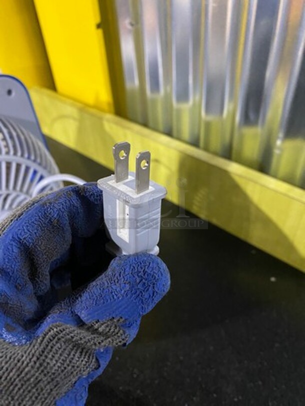 Holmes Small Countertop Fans! 2x Your Bid! - Image 7 of 7