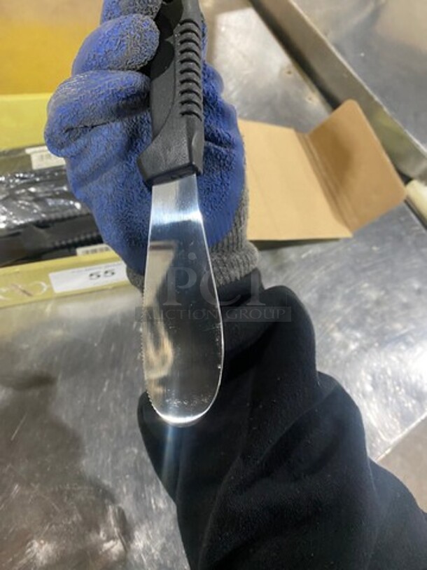 NEW! IN THE BOX! Condiment Spreader Knife! With Black Poly Handle! - Image 4 of 4