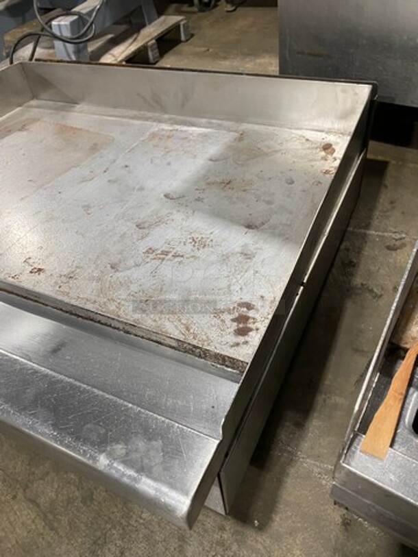 Imperial Commercial Countertop Natural Gas Powered Flat Top Griddle! With Back And Side Splashes! All Stainless Steel! On Small Legs! - Image 4 of 7