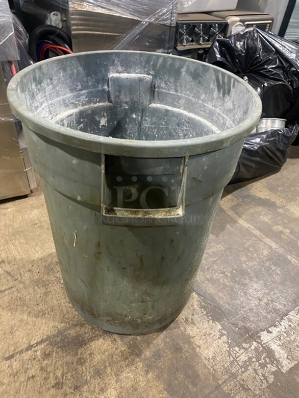 Large Garbage Bin! - Image 3 of 4