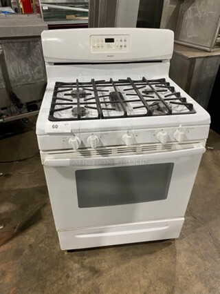 Kenmore 5 Burner Stove! With Oven Underneath! Metal Oven Racks!