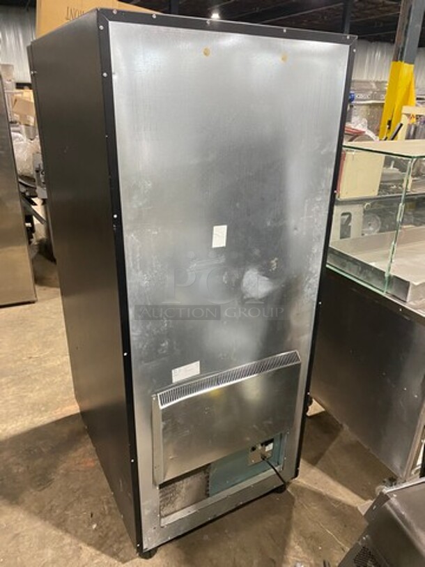LATE MODEL! 2019 Jofemar Commercial Digital Vending Machine! With Keys! Model: ESPLUSV6S/GRUPO SN: 000001200! - Image 4 of 9