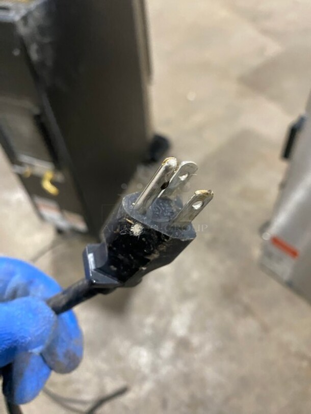 Bunn Commercial Nitron Cold Draft Countertop Coffee Dispenser! With Dual Nitro & Cold Brew Chrome Dispensers! On Legs! 120V 1 Phase! Model: NITRON, CT-BASE 120V SN: CLDD007322! - Image 11 of 11