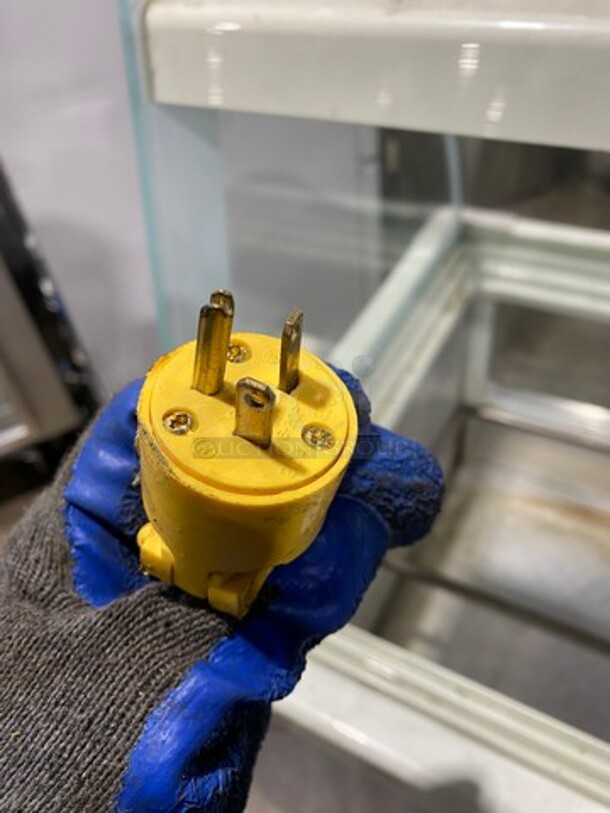 Starfish Commercial Refrigerated Ice Cream Dipping Cabinet/Display Case! Model: SM12 SN: SM217022106 220V - Image 6 of 10