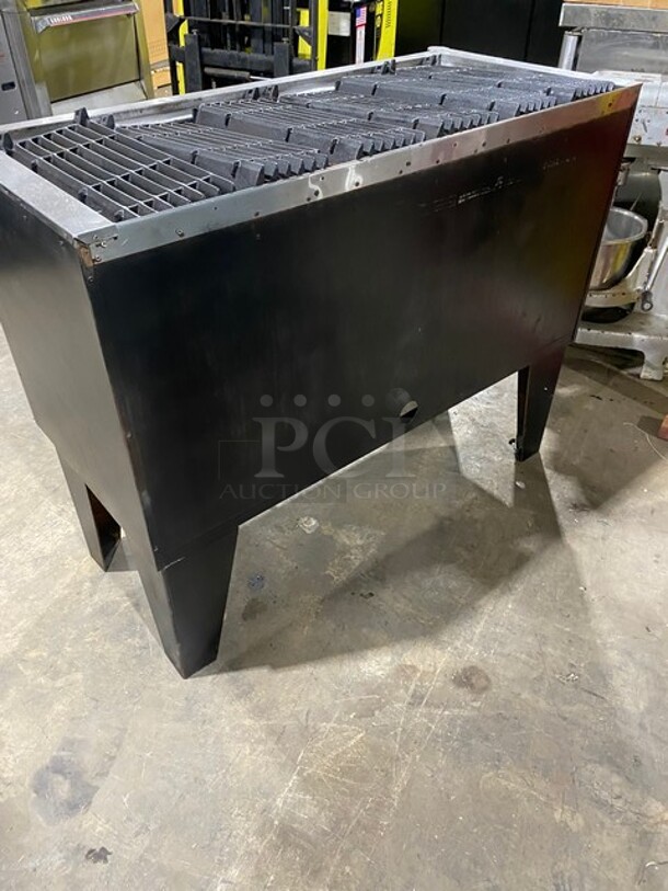 Bakers Pride Commercial Gas Powered Char Broiler Grill! All Stainless Steel! On Legs! - Image 4 of 9