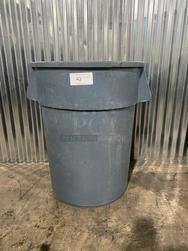 Gray Poly Trash Can! - Image 1 of 5