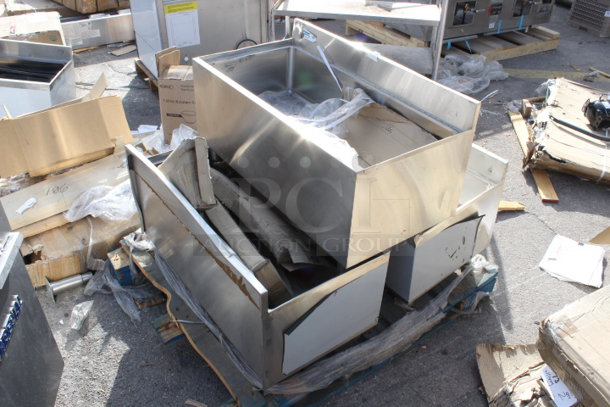 BRAND NEW SCRATCH & DENT! Regency 18" x 36" Underbar Ice Bin with 7 Circuit Post-Mix Cold Plate and Bottle Holders - 79 lb. 3x Your Bid.  - Image 7 of 10