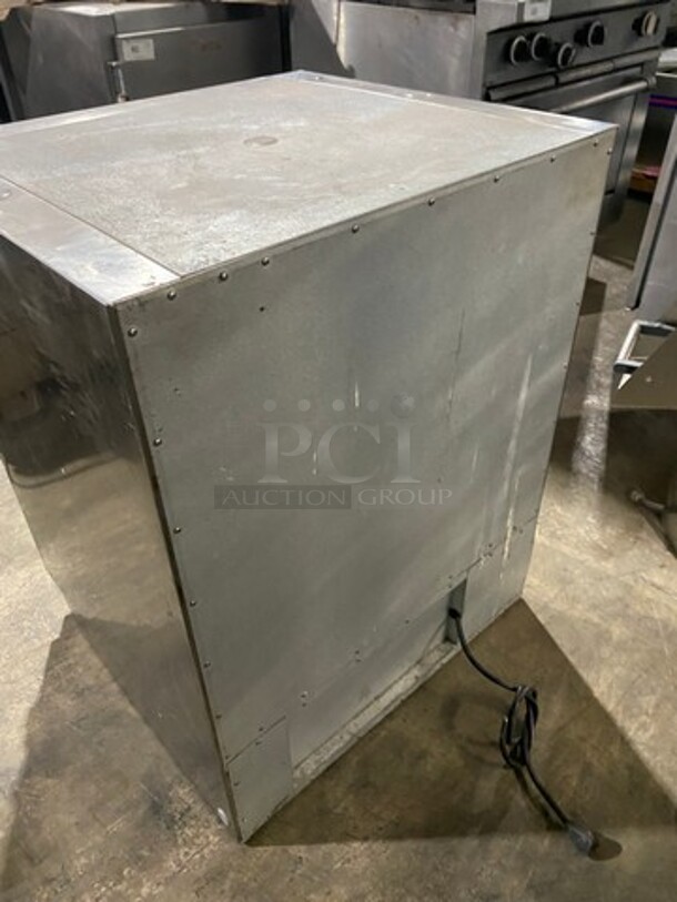 Traulsen Countertop/ Undercounter Single Door Cooler! With View Through Door! Model: UC27WTA SN: T344240A99 115V 60HZ 1 Phase - Image 4 of 7