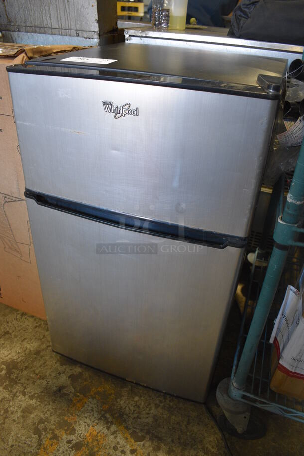 Whirlpool Model WH31S1E Mini Cooler. 120 Volts, 1 Phase. 19x20.5x32. Tested and Working! - Image 3 of 6