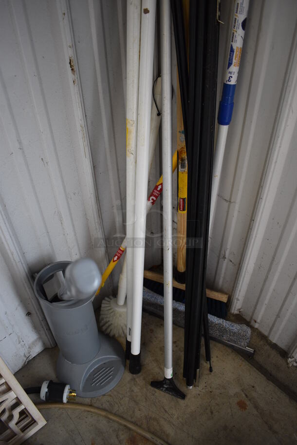 ALL ONE MONEY! Lot of Various Items Including Toilet Brush, Broom and Handles. - Image 3 of 5