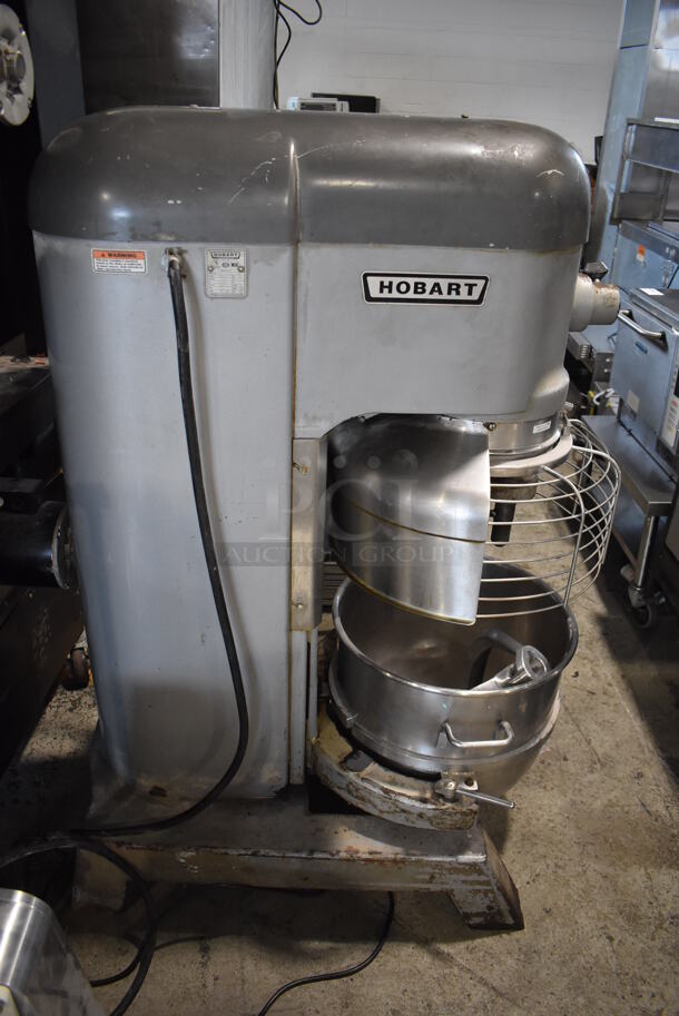 Hobart P660SBA Metal Commercial Floor Style 60 Quart Planetary Dough Mixer w/ Stainless Steel Bowl, Bowl Guard, Paddle and Dough Hook Attachments. 208-240 Volts, 3 Phase. - Image 5 of 9