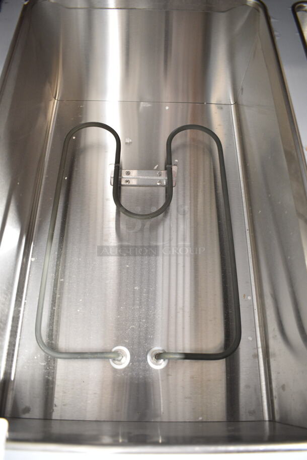 BRAND NEW SCRATCH AND DENT! 2023 ServIt 423EST3WO Stainless Steel Commercial Electric Powered 3 Bay Steam Table. 115 Volts, 1 Phase. Tested and Working! - Image 8 of 9