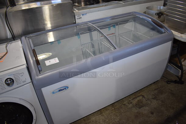 BRAND NEW SCRATCH AND DENT! KoolMore MCF-16C Metal Commercial Floor Style Freezer Merchandiser w/ Sliding Lids on Commercial Casters. 115 Volts, 1 Phase. 60x27x34. Tested and Working! - Image 2 of 7