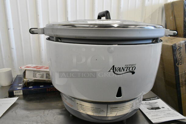 BRAND NEW SCRATCH AND DENT! Avantco 177GRC110NAT Natural Gas 110 Cup (55 Cup Raw) Gas Rice Cooker. 14,000 BTU - Image 1 of 9