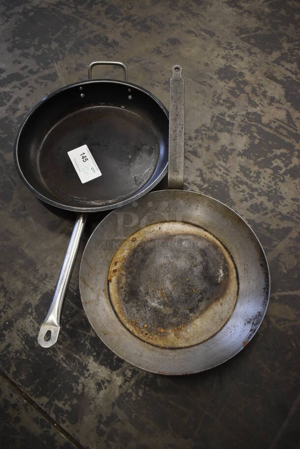 2 Various Metal Skillets. 28x15x2.5, 26.5x14.5x2.5. 2 Times Your Bid! - Image 4 of 4